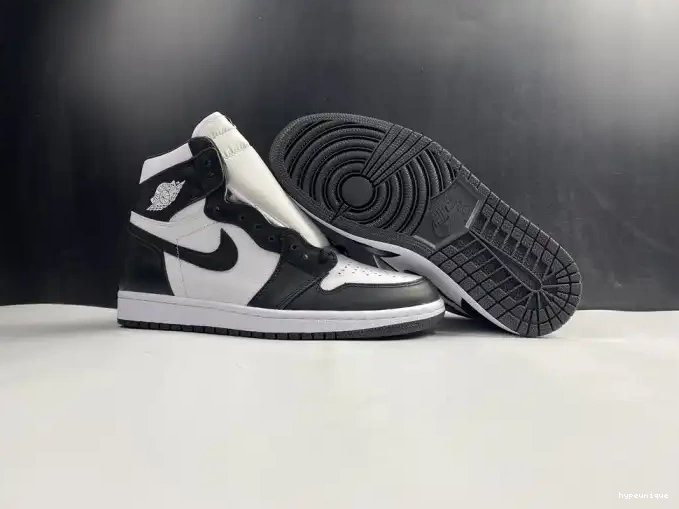 HYPE White Air Black Retro Jordan (2014) 1 555088-010 0430